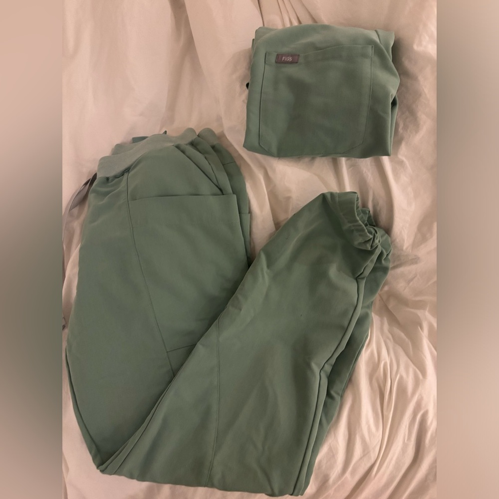 Figs jade set small petite bottoms small top